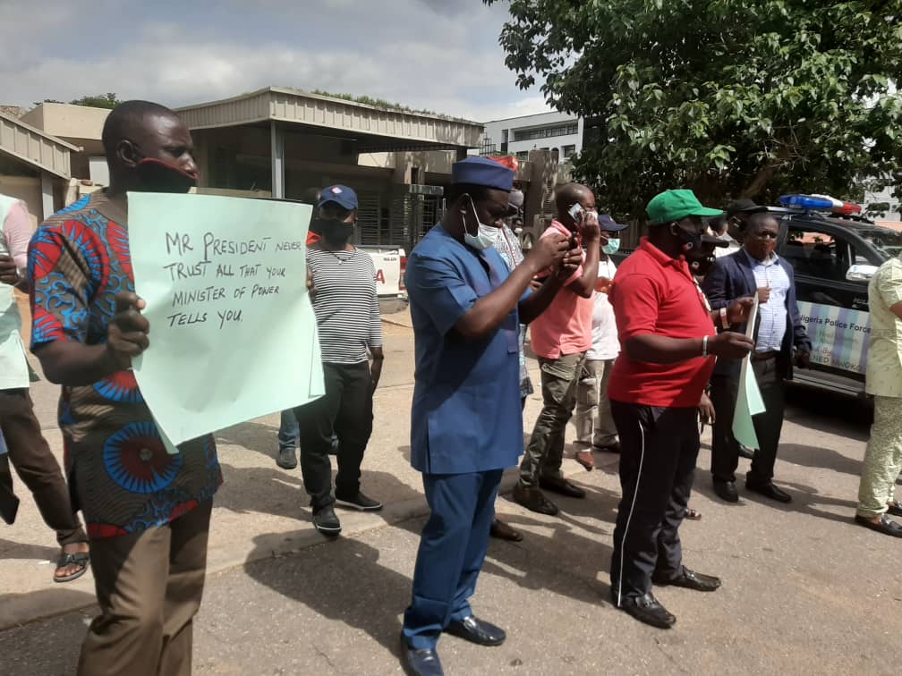 Electricity Workers Protest In Abuja Over Sack Of MD